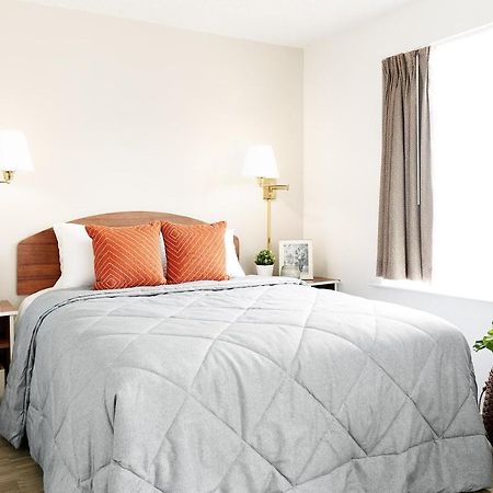 Intown Suites Extended Stay Newport News Va - City Center Exterior photo