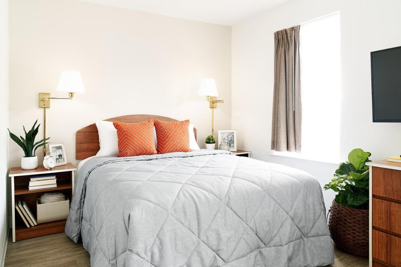 Intown Suites Extended Stay Newport News Va - City Center Exterior photo